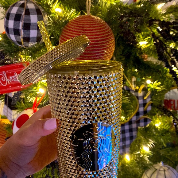 STARBUCKS 2022 HOLIDAY STUDDED COLD CUP - 24oz - GOLD ๐ - Picture 6 of 8